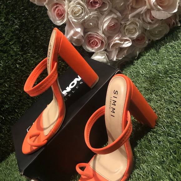 Neon Heel - Picture 2 of 3